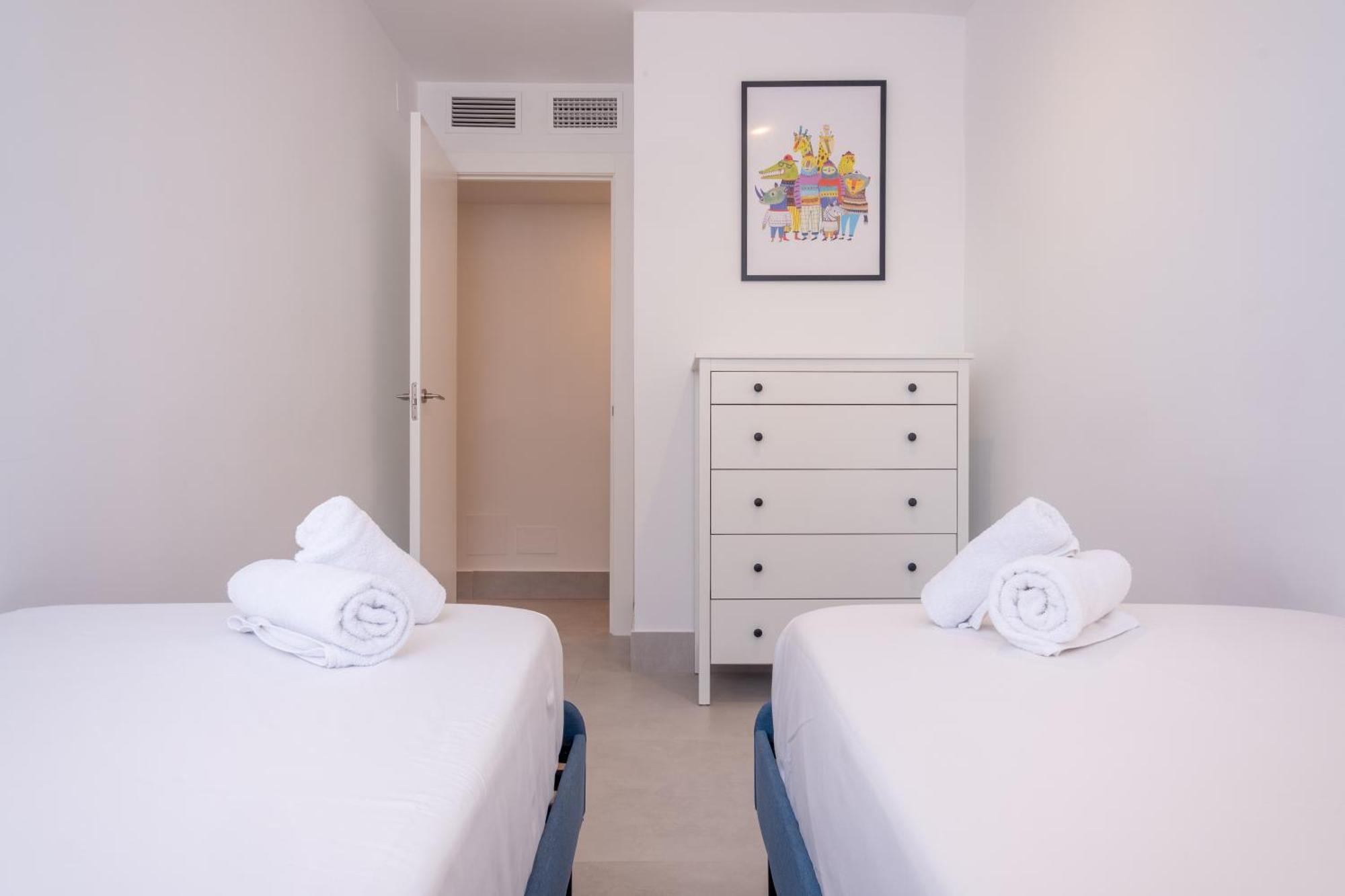 Bright With Views 3 Bedrooms 2 Bathrooms Apartament Malaga
