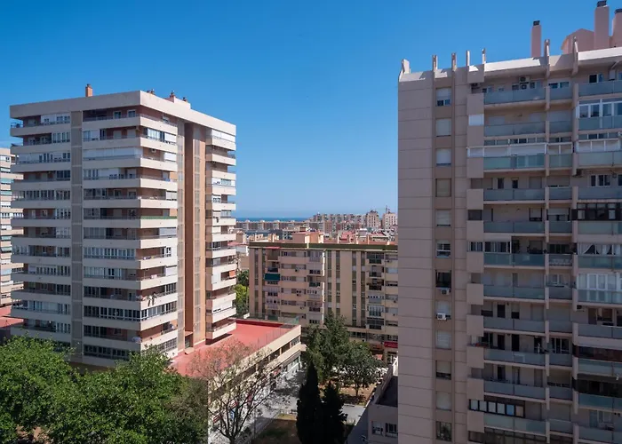 Bright Apartment With Views 3 Bedrooms 2 Bathrooms
