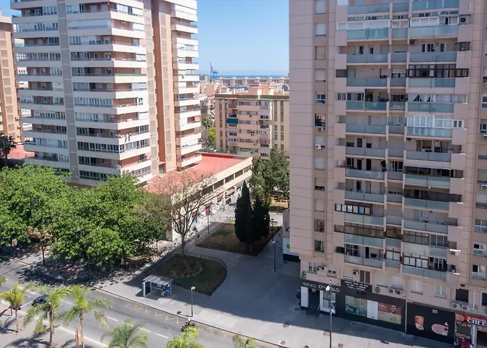 Bright Apartment With Views 3 Bedrooms 2 Bathrooms